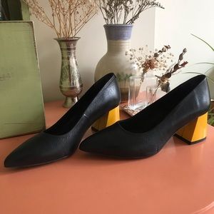 Spanish leather yellow-heeled block pumps from Madrid
